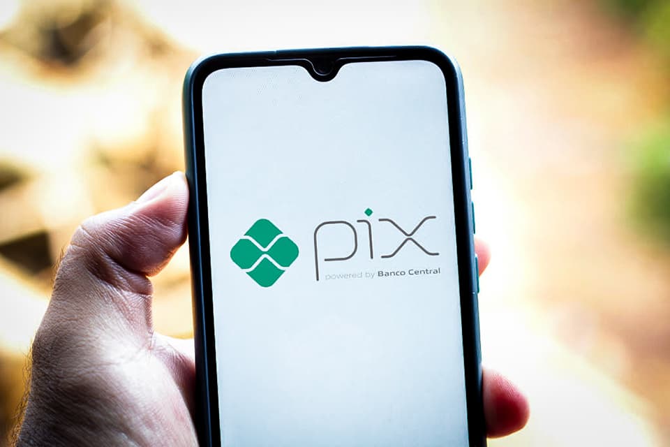 Com menos de um ano de existência, PIX é o 2º meio de pagamento mais usado nas contas à vista