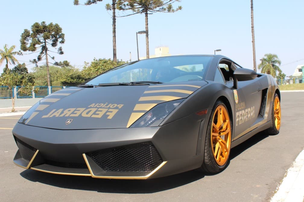 FOTOS: Lamborghini de R$ 800 mil apreendida em ação contra golpistas vira viatura da Polícia Federal