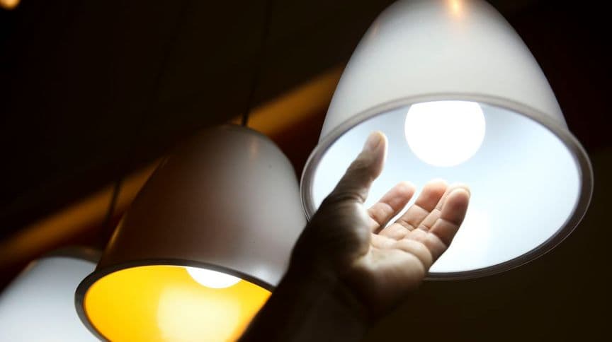 Com crise hídrica, conta de luz seguirá com bandeira vermelha patamar 2 em setembro, informa Aneel.