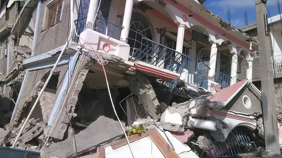 Novo terremoto de magnitude 5,9 atinge o Haiti após tremor de 7,2 deixar mais de 300 mortos