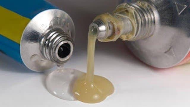Homem morre após usar supercola como camisinha na Índia