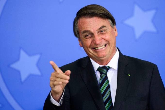 Bolsonaro assina MP que altera Marco Civil da Internet