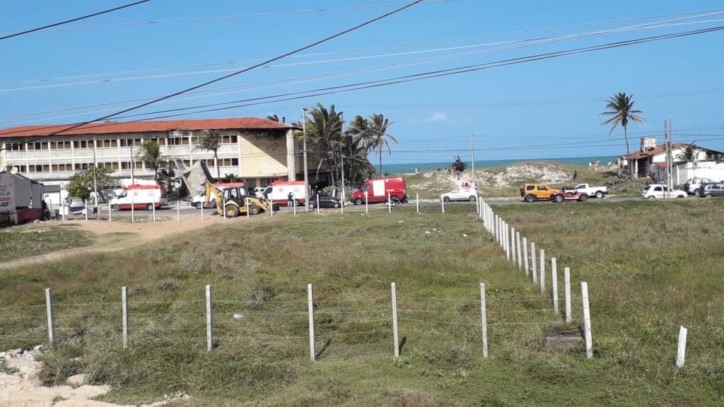 [VÍDEO E FOTOS] PÂNICO NA REDINHA: Pessoas são levadas pela correnteza e bombeiros resgatam vítimas de afogamento
