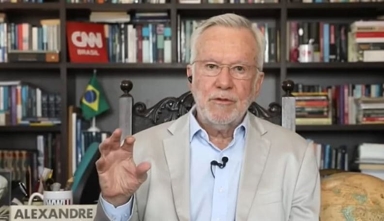 Alexandre Garcia é demitido da CNN Brasil após defender tratamento precoce contra a Covid-19