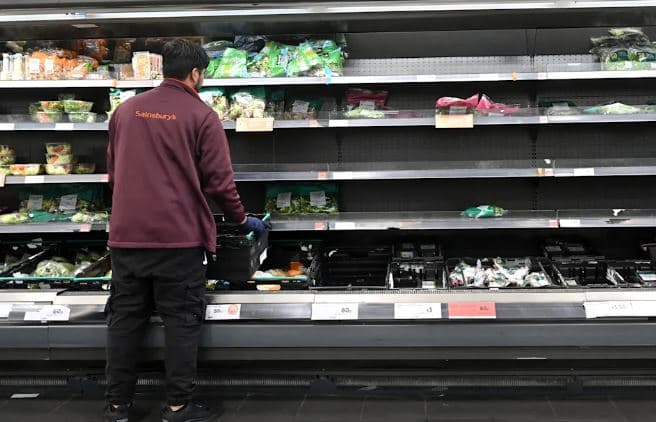Escassez de alimentos pode ser permanente, alerta diretor de órgão no Reino Unido