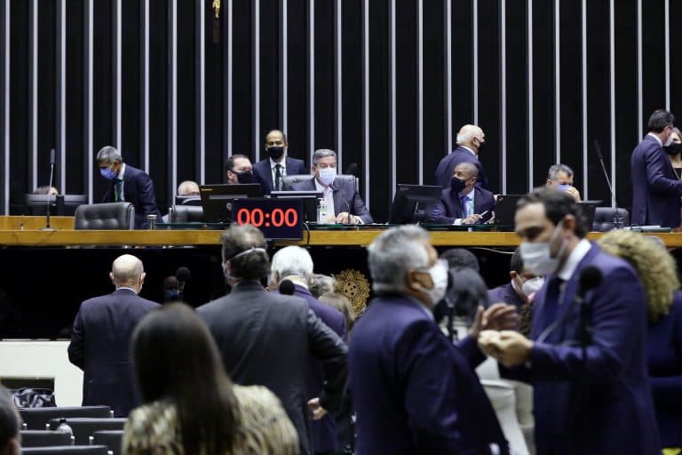 Câmara aprova texto-base da proposta de reforma do Imposto de Renda