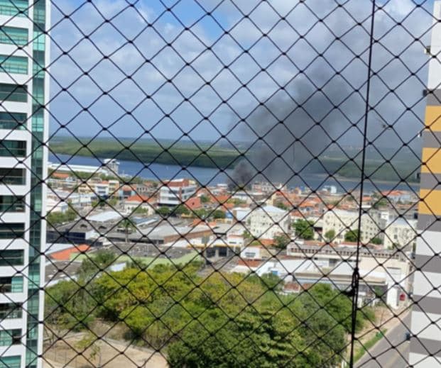 VÍDEO E FOTO: Incêndio na Ribeira