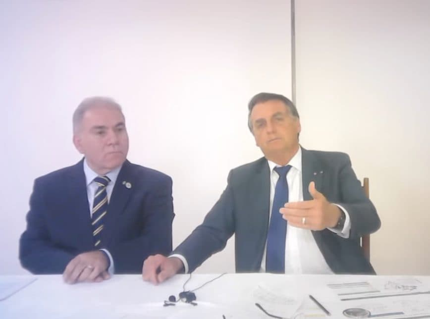 Bolsonaro diz que vai ao Supremo para impor valor fixo no ICMS dos combustíveis