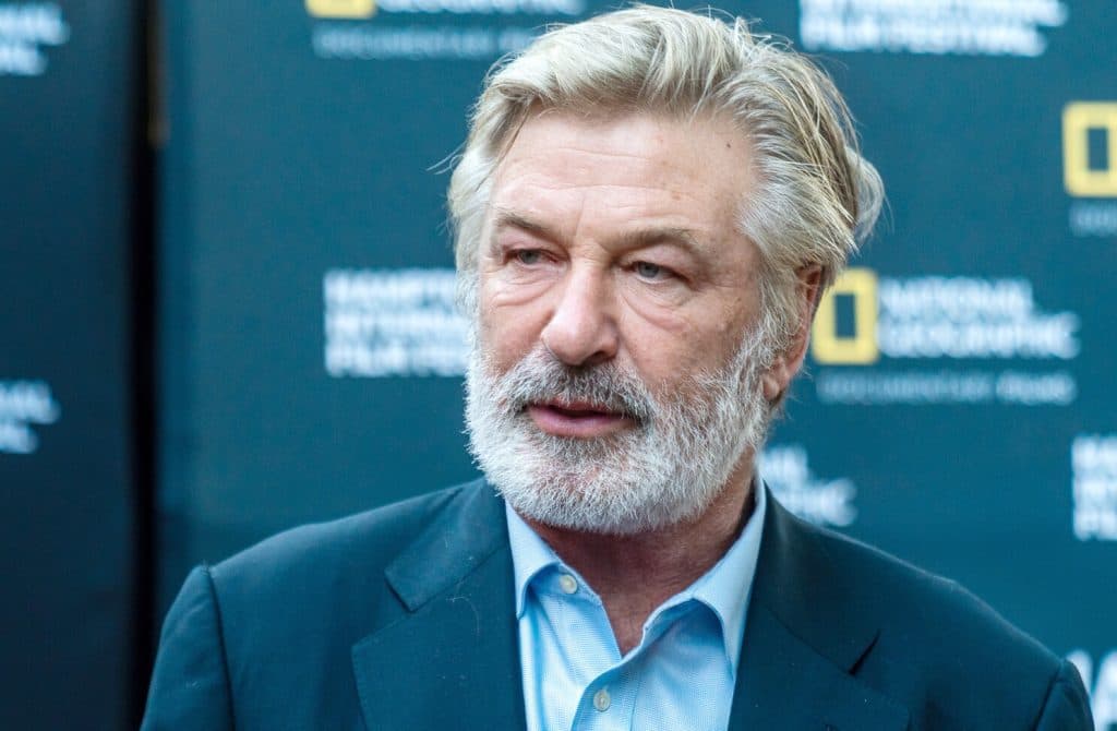 Alec Baldwin quebra o silêncio e fala sobre morte em set de gravação: ‘Era minha amiga'