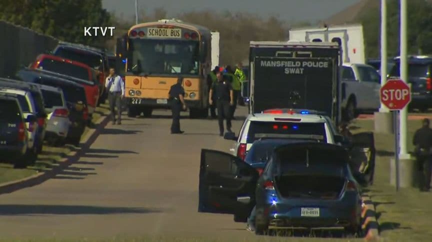 Tiroteio em escola de ensino médio do Texas, nos Estados Unidos, deixa pelo menos quatro feridos