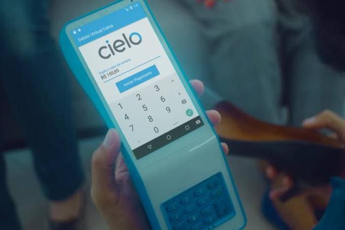 Dia das Crianças: compras feitas em lojas físicas avançaram 15,8% e as vendas digitais, 21,4%, diz Cielo