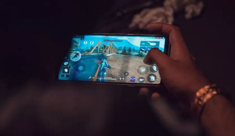 77% dos brasileiros adultos usa celular para jogos regularmente, aponta pesquisa