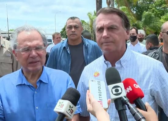 Bolsonaro diz que não vai interferir na Petrobras e em preços dos combustíveis e volta a criticar cálculo do ICMS