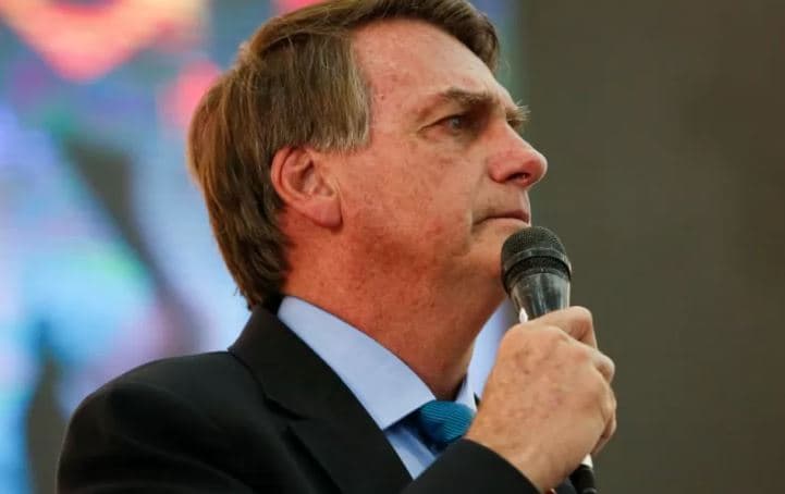 Bolsonaro diz que não vai congelar preço do combustível ‘na canetada'