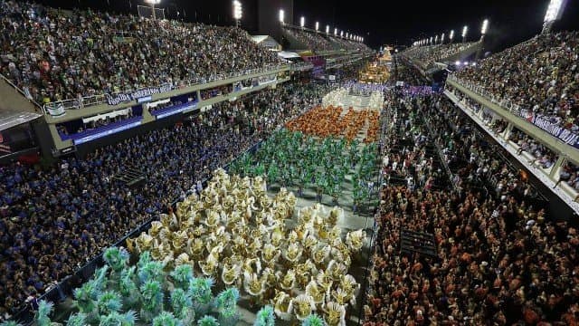 Venda de ingressos para os desfiles das escolas de samba do Rio em 2022 bate recorde