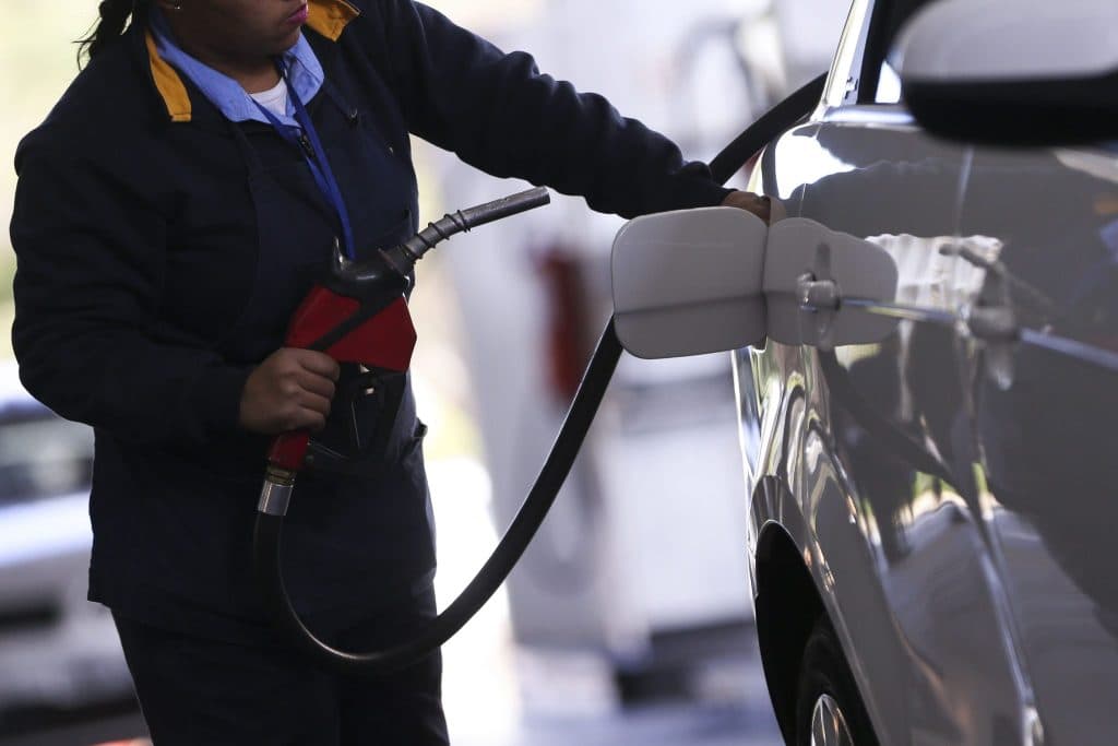 Petrobras anuncia aumento de R$ 0,20 na gasolina e R$ 0,26 no gás de cozinha