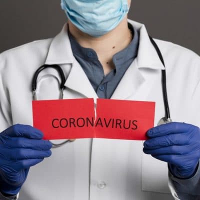Casos e mortes por Covid-19 mantém tendência global de queda, diz OMS