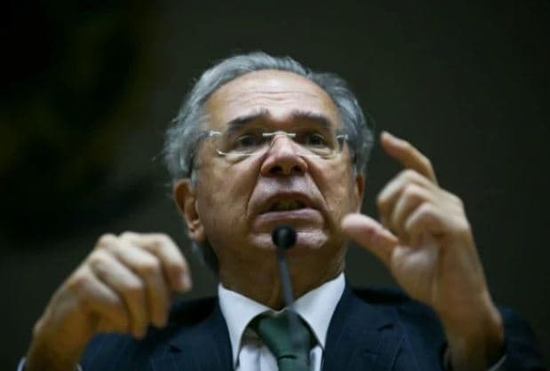 “Em nenhum momento, eu pedi demissão. E nem o presidente me pediu isso", assegura Guedes