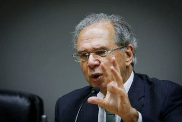 Privatizar Petrobras ajudaria a bancar programas sociais, diz Guedes