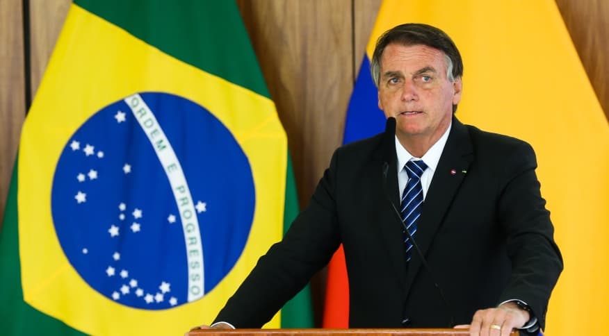 Bolsonaro chama mercado de “nervosinho” e diz que combustíveis vão aumentar: “Não vou negar”