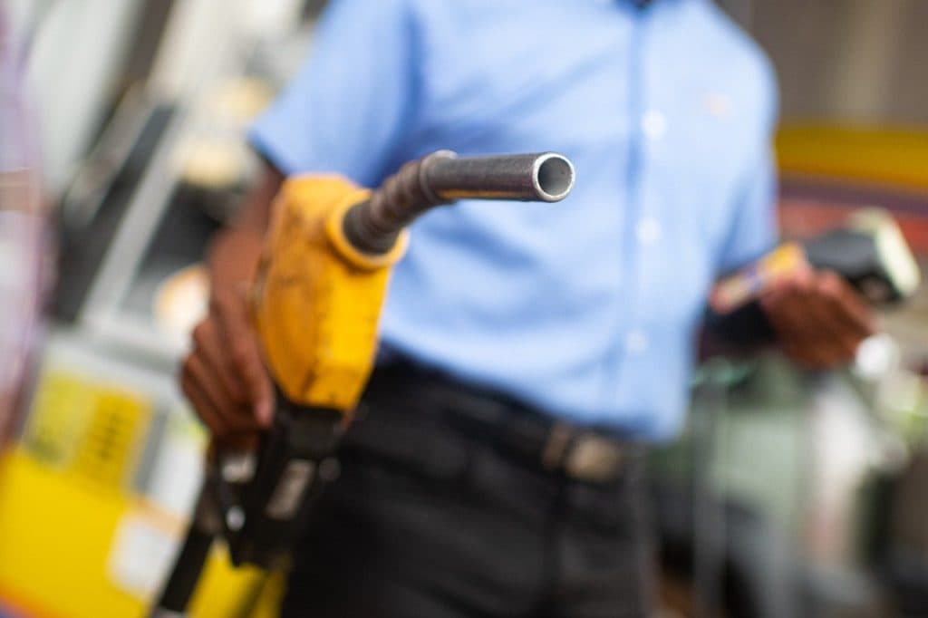ANP muda regras para postos de combustíveis e libera delivery de gasolina