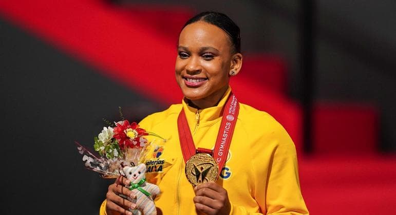 OURO E PRATA: Rebeca Andrade se torna a 1ª brasileira a conquistar duas medalhas numa mesma edição do Campeonato Mundial de Ginástica