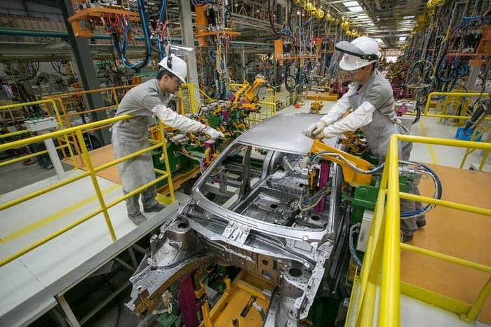 Com falta de peças, produção de veículos cai 24,8%, no pior outubro em 5 anos