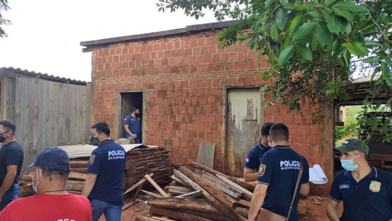 “ORDEM DIVINA”: Homem mata esposa e filha e convive com corpos por 4 meses