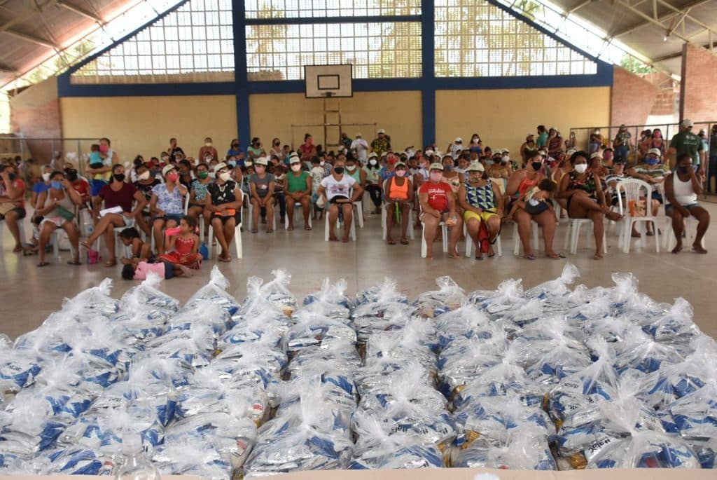 Moradores de comunidades rurais de São Gonçalo recebem 3 toneladas de alimentos