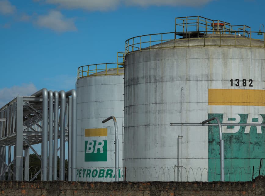 Em meio à alta de preços, volume de vendas de combustíveis nas distribuidoras cresce no país e supera níveis pré-pandemia