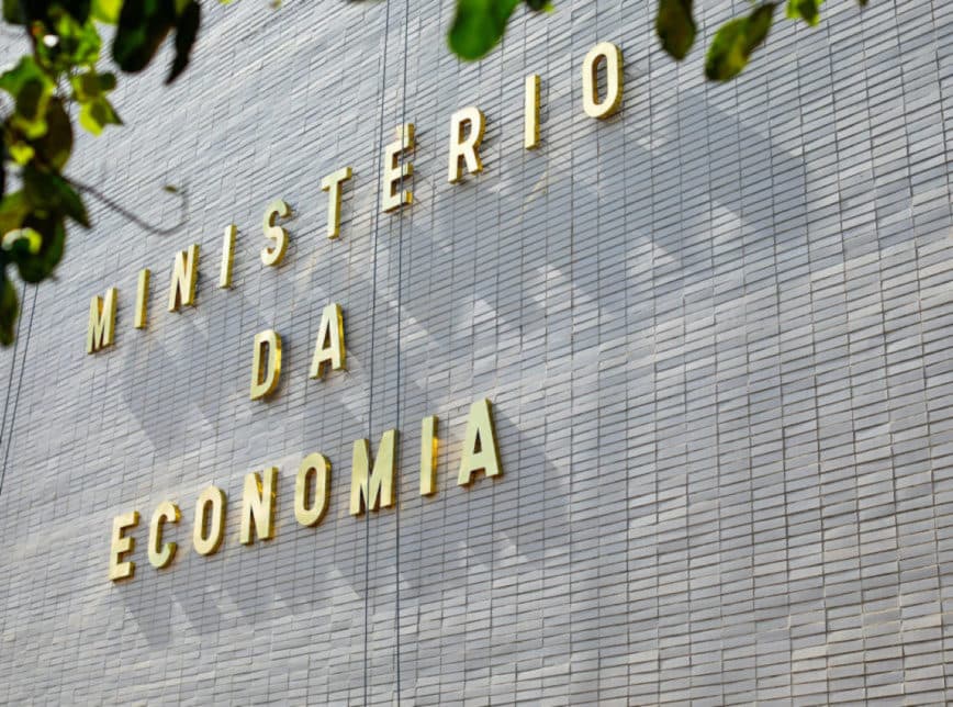 Ministério da Economia reduz estimativa de deficit para 1,1% do PIB em 2021