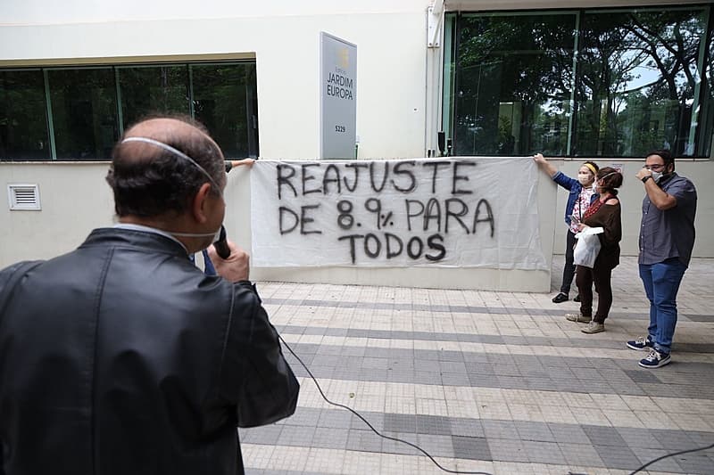 Jornalistas fazem ato na Globo e se preparam para paralisação por reajuste salarial