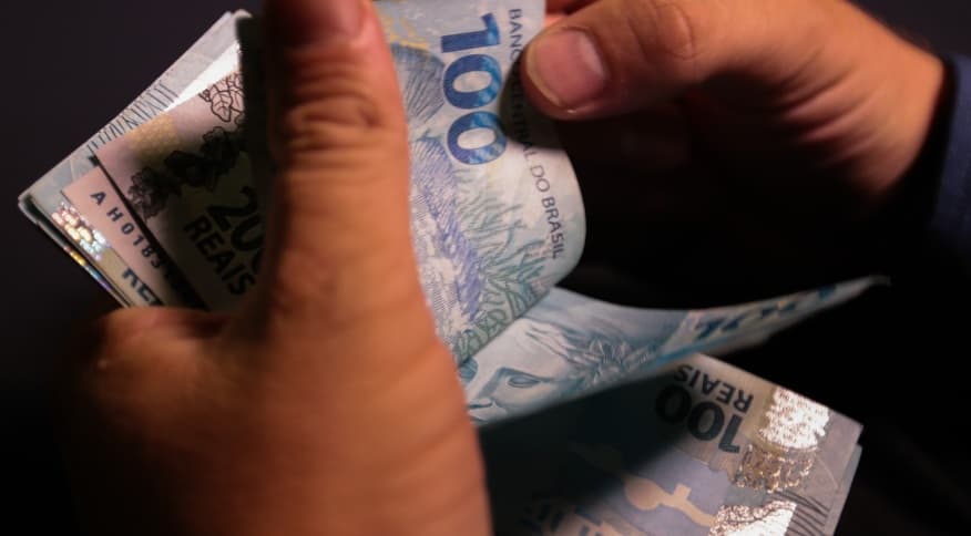 Governo eleva a R$ 1.210 salário mínimo para 2022 após revisão do INPC