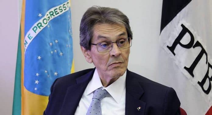Perícia da PF vê indícios de que Roberto Jefferson premeditou ataque a policiais