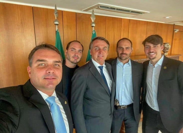 Investigações sobre clã Bolsonaro travam, mas podem ganhar fôlego em 2022