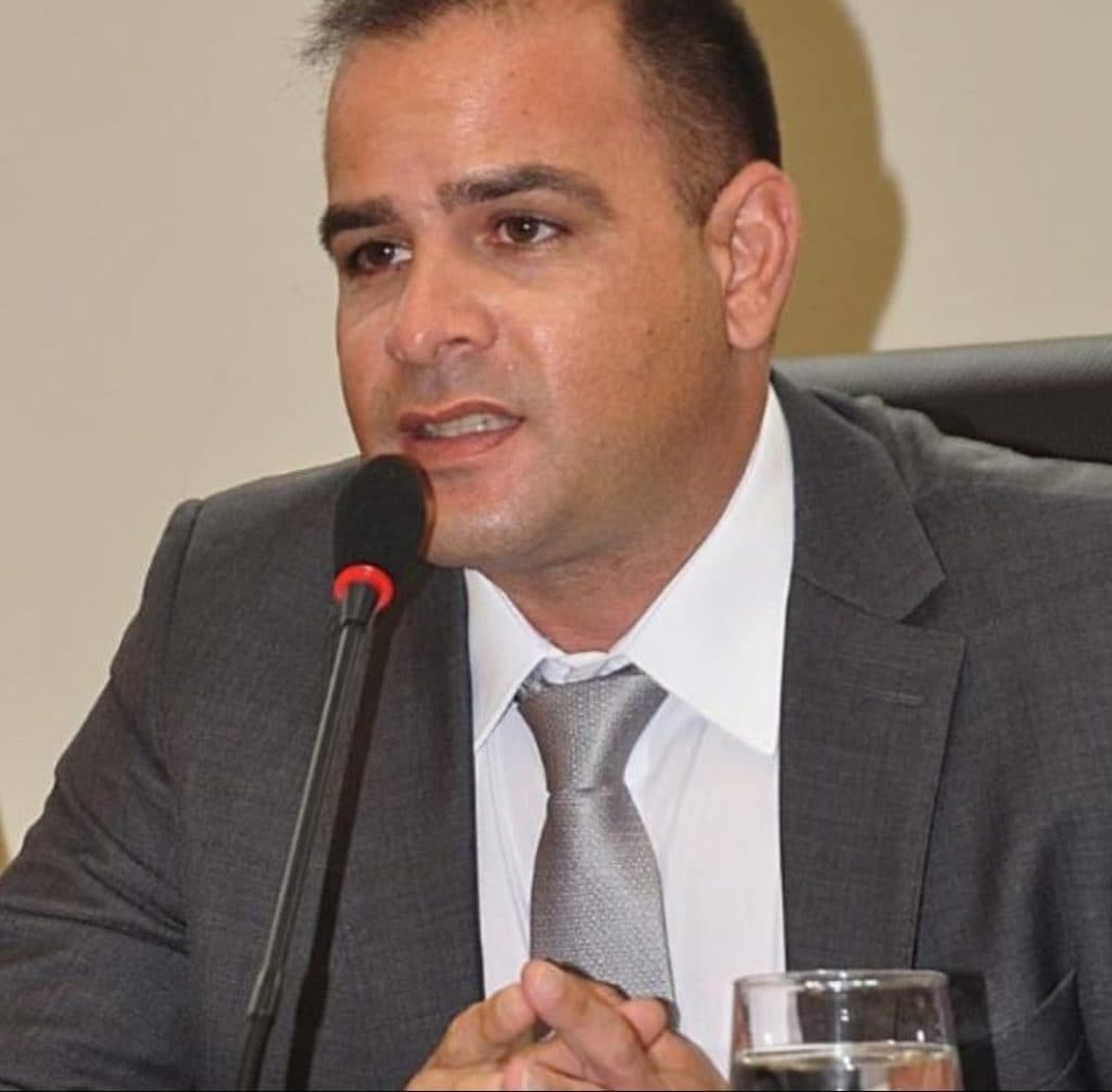 Projeto do Vereador Rafael Correia destina 30% das concessões de taxis e mototáxis para as mulheres da Extremoz