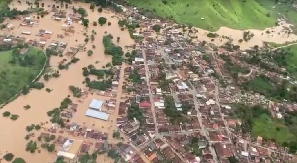 São 58 cidades totalmente ou parcialmente submersas, diz governador da Bahia