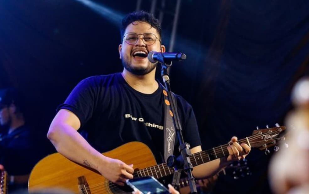 Morre o cantor Maurílio, aos 28 anos, em hospital de Goiânia