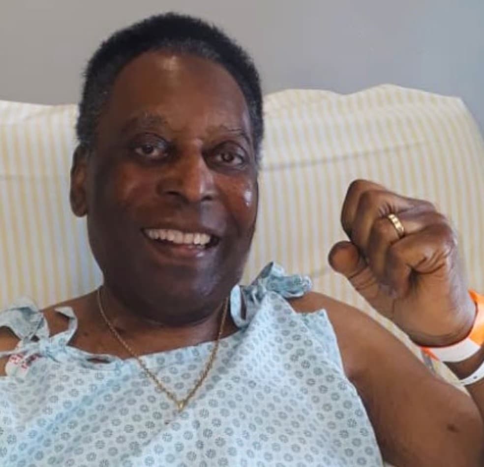 Pelé recebe alta do hospital e continuará tratando tumor no cólon