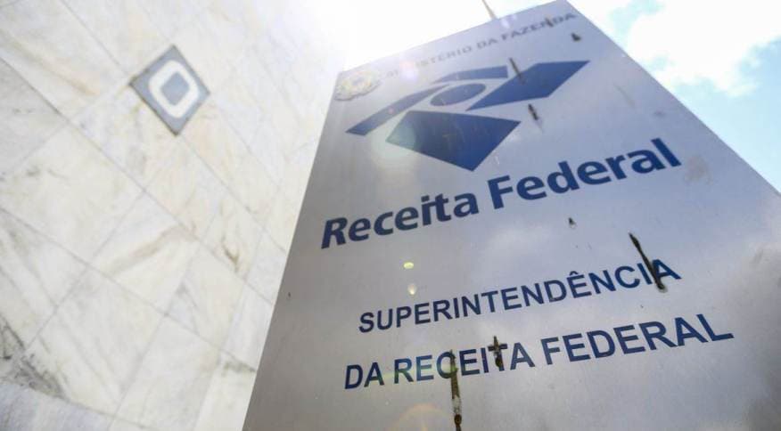 Delegados da Receita entregam cargos, após decisão de reajuste para policiais