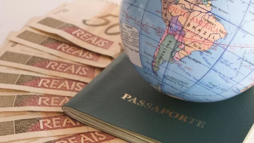 Nova lei aumenta limite de dinheiro que viajante pode levar ao exterior