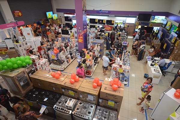 Lojistas de Natal investem em liquidações agressivas para zerar estoques de fim de ano