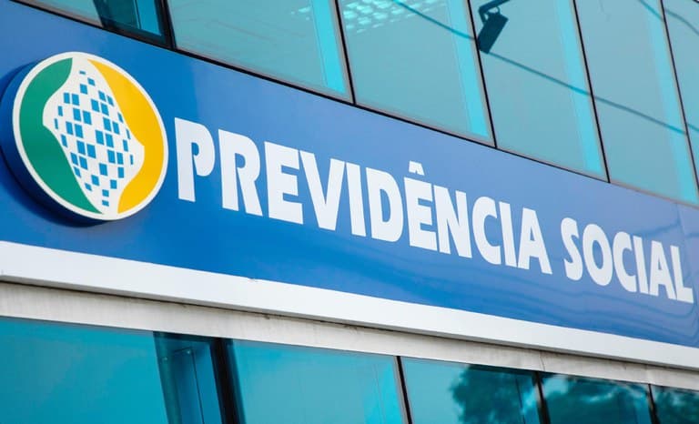 Governo confirma teto de R$ 7.087 para aposentadoria pelo INSS
