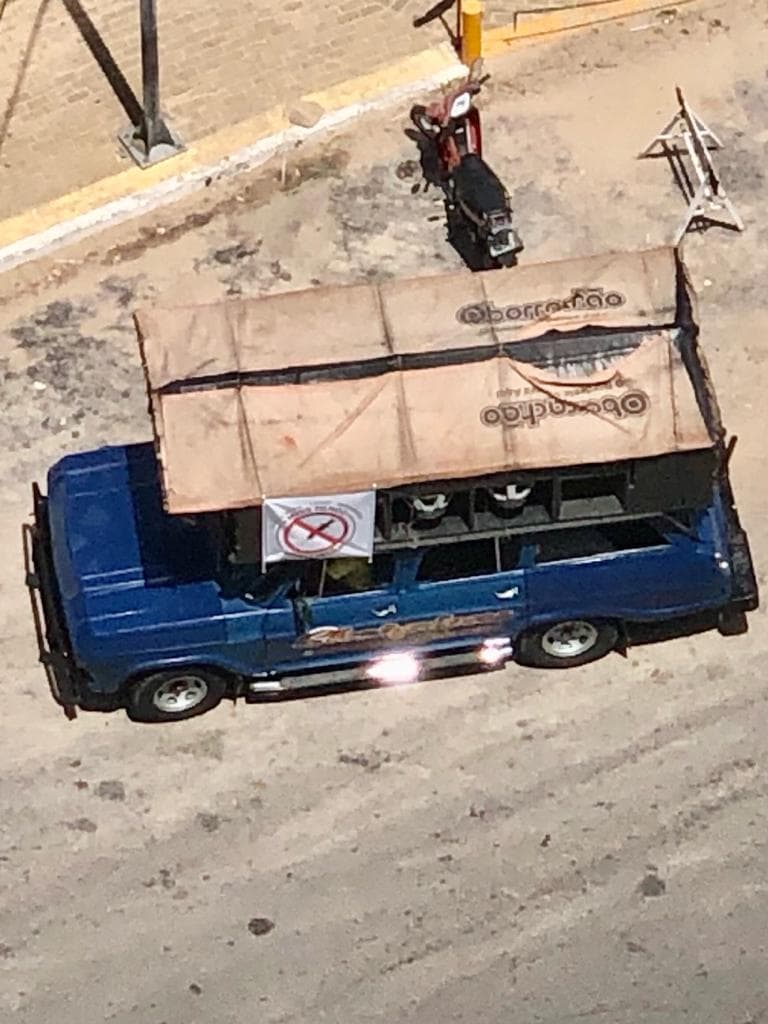 VÍDEO: Carro de som em praia de Areia Preta faz protesto contra a vacina obrigatória e passaporte vacinal 