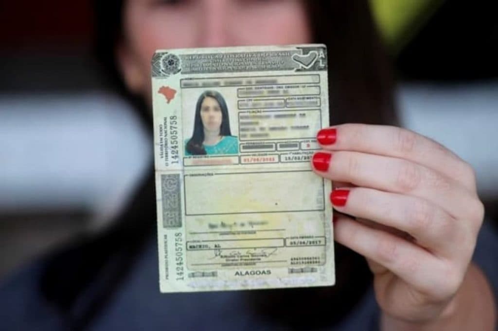 Detran alerta para fim da validade estendida de CNHs vencidas em 2021