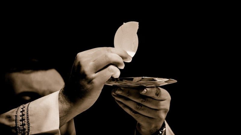 Padre tem morte cerebral após sofrer AVC em Natal