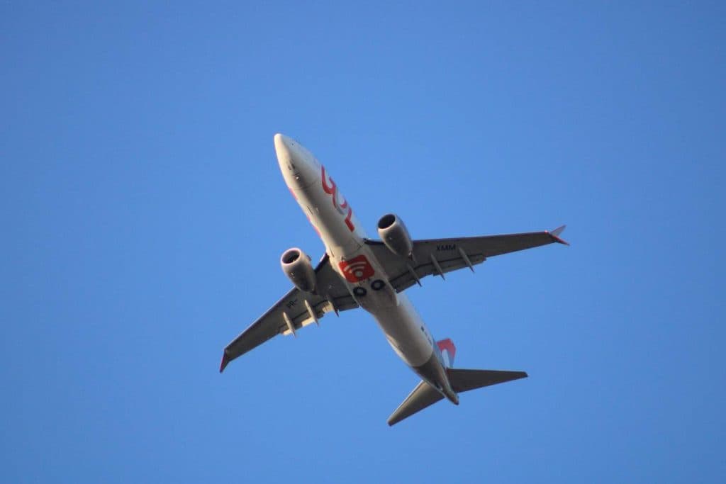 SUSTO: Motor falha durante o voo e avião com 182 pessoas a bordo que decolou do Ceará com destino a São Paulo desvia rota para Petrolina-PE