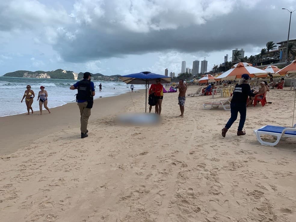Homem morre afogado e mulher é socorrida com vida em Ponta Negra