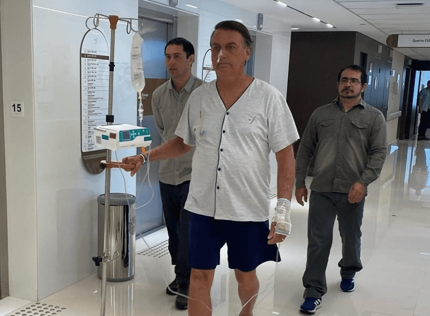Médicos descartam nova cirurgia, mas Bolsonaro não tem previsão de alta