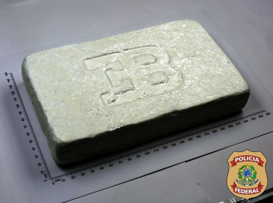 FOTOS: Homem é preso pela PF no aeroporto Aluízio Alves com 1 kg de cocaína